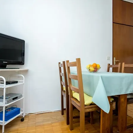 Jakovac By El-pi Tours شقة