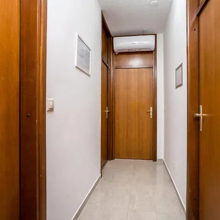 Jakovac By El-pi Tours Apartment