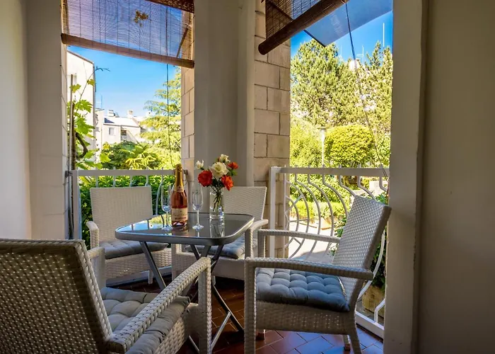 Διαμέρισμα Jakovac By El-pi Tours Njivice