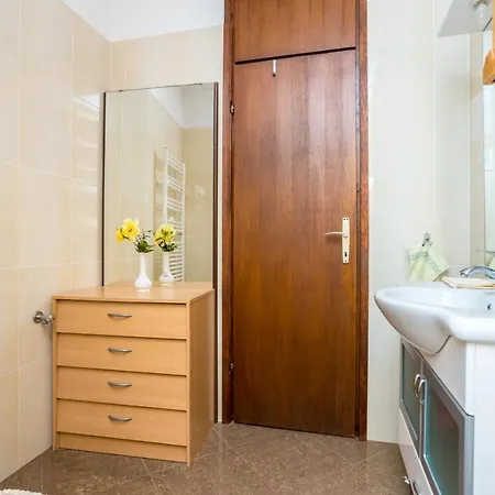 Jakovac By El-pi Tours Njivice