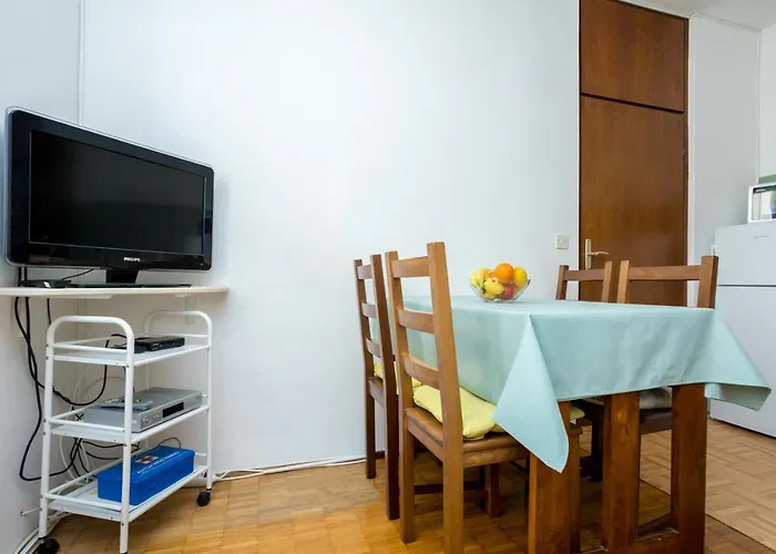 Jakovac By El-pi Tours Apartment