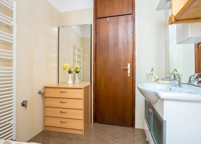 Jakovac By El-pi Tours Njivice